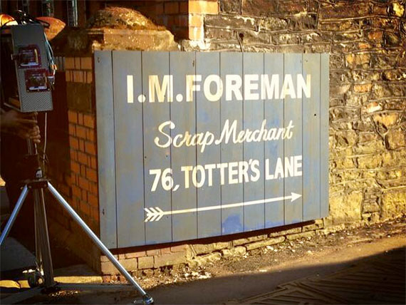 50th-filming-totters-lane