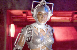 Caroline-Chikezie-Lisa-cyberwoman