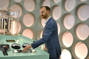 mark-gatiss-hartnell-tardis